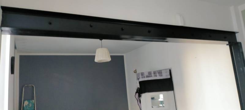 Casser pour créer une ouverture dans un mur porteur intérieur d’un appartement de type marseillais au r+3, à marseille dans le 3eme arrondissement.